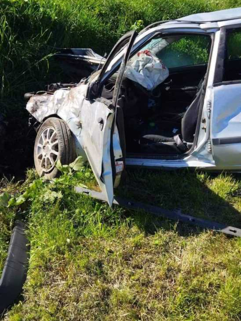 Gmina Horodło: Kolejny groźny wypadek w Kopyłowie. Dwie osoby ranne (ZDJĘCIA)