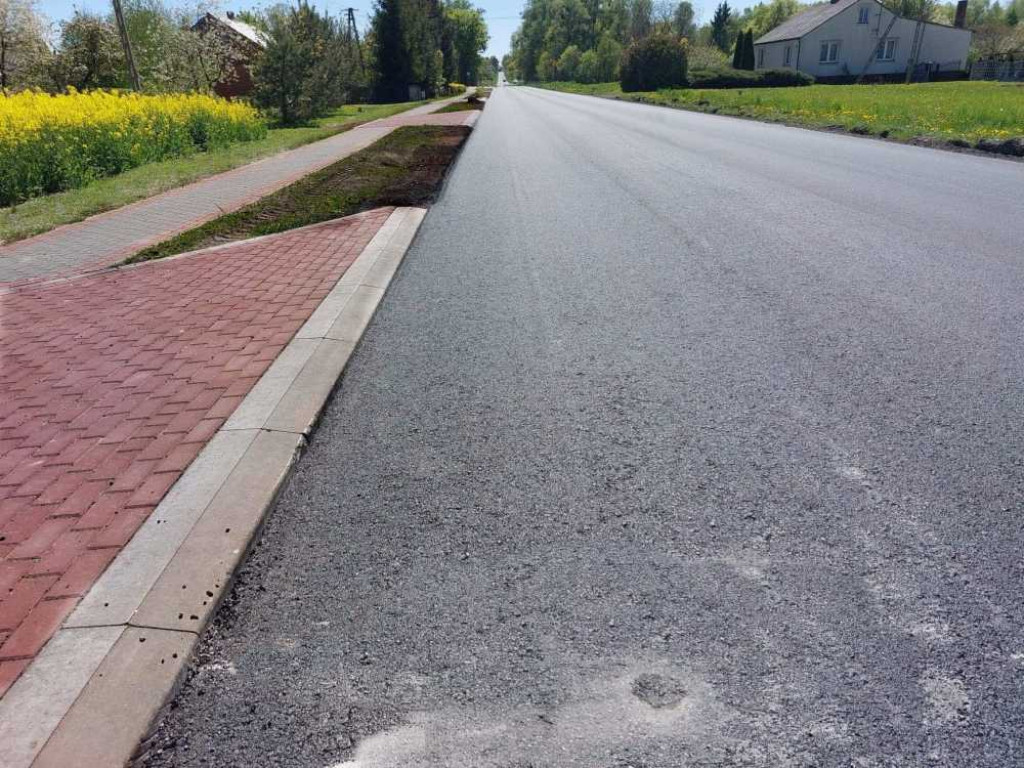 Remont DW 844 na odcinku Raciborowice - Odletajka (ZDJĘCIA)