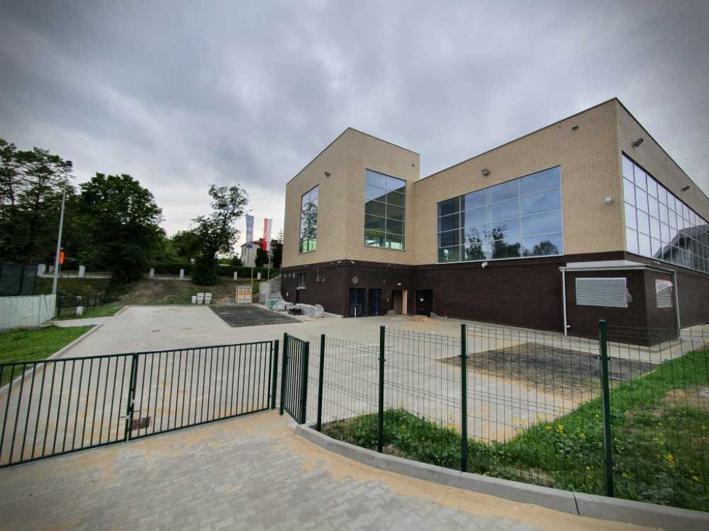 Hrubieszów: Droga dojazdowa do basenu na ukończeniu (ZDJĘCIA)