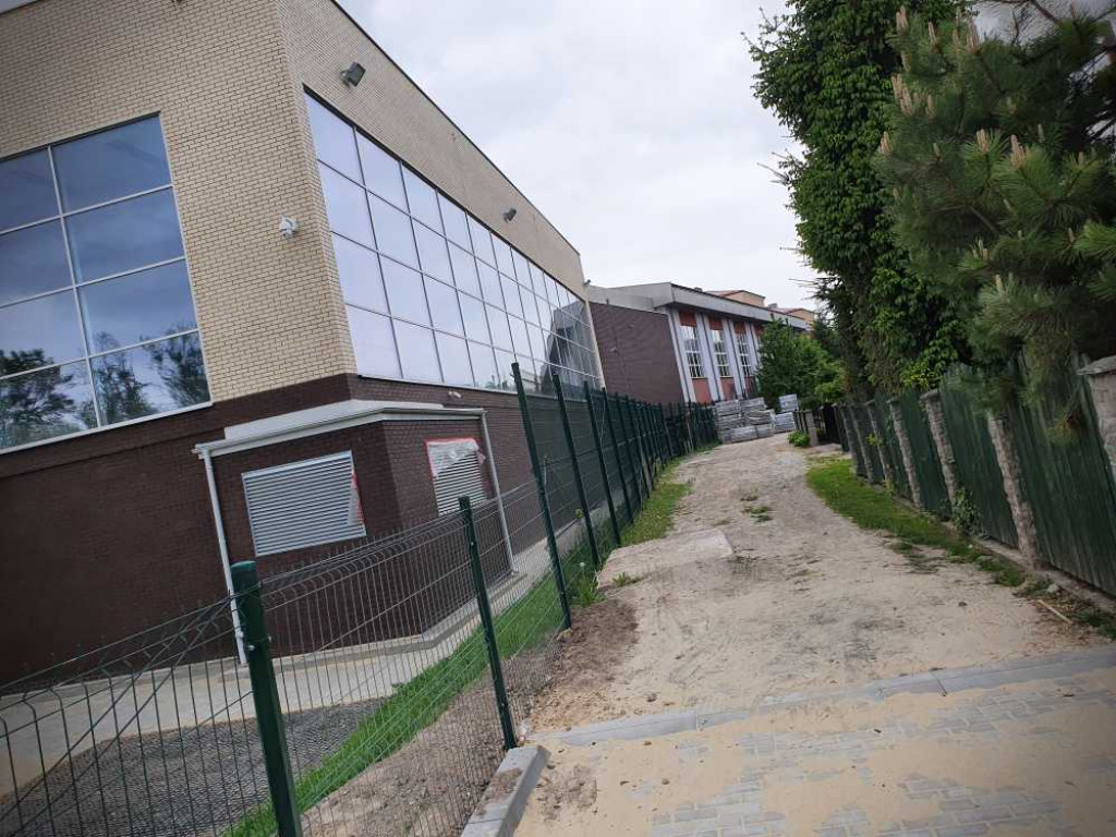 Hrubieszów: Droga dojazdowa do basenu na ukończeniu (ZDJĘCIA)