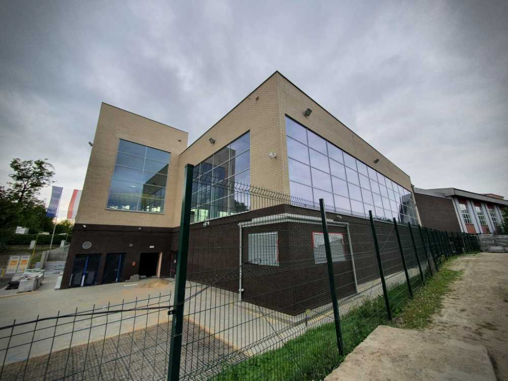 Hrubieszów: Droga dojazdowa do basenu na ukończeniu (ZDJĘCIA)