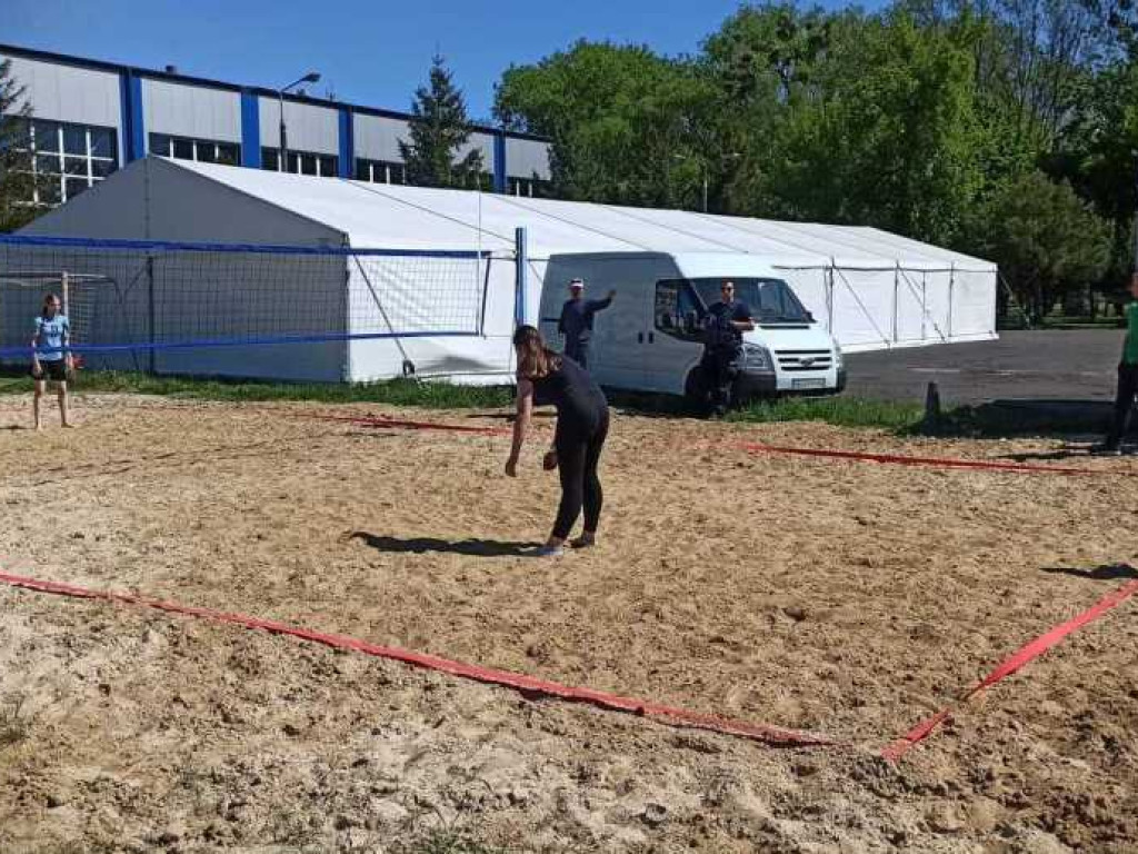 Powiatowe zawody SZS w siatkówce plażowej (ZDJĘCIA)