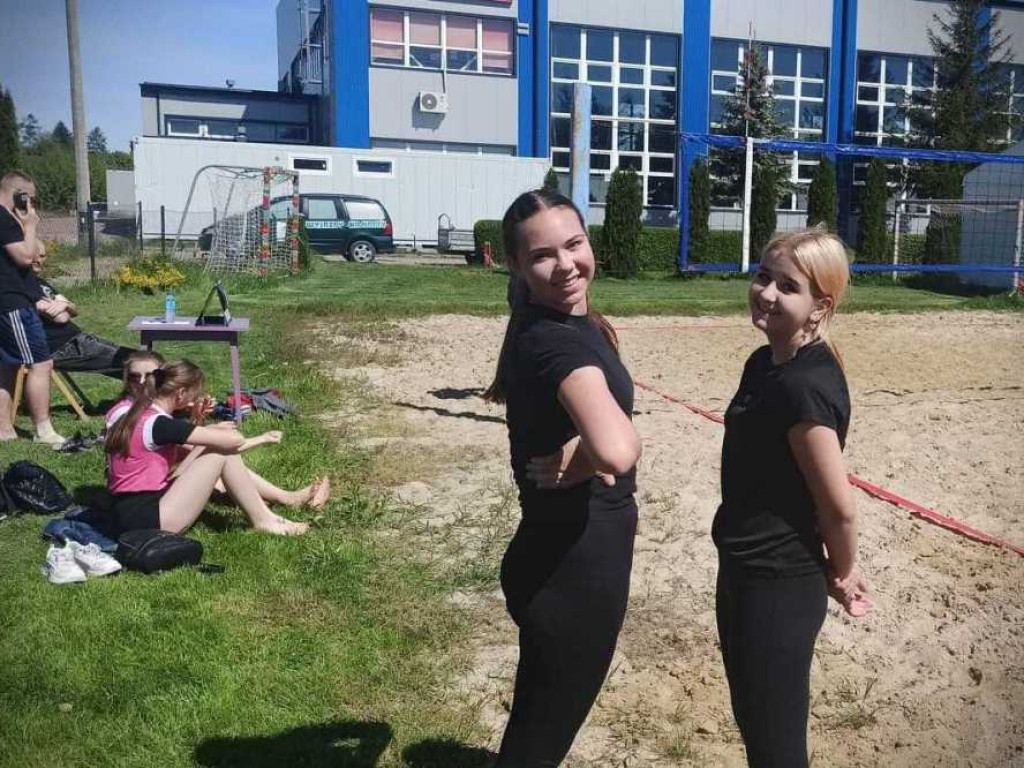 Powiatowe zawody SZS w siatkówce plażowej (ZDJĘCIA)