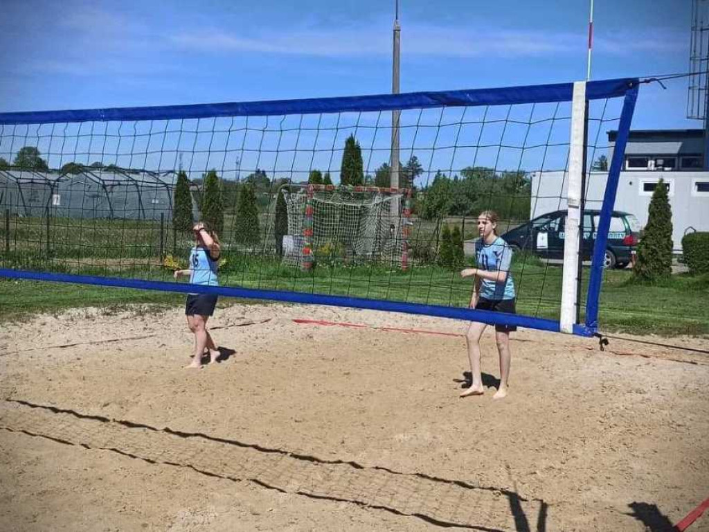 Powiatowe zawody SZS w siatkówce plażowej (ZDJĘCIA)