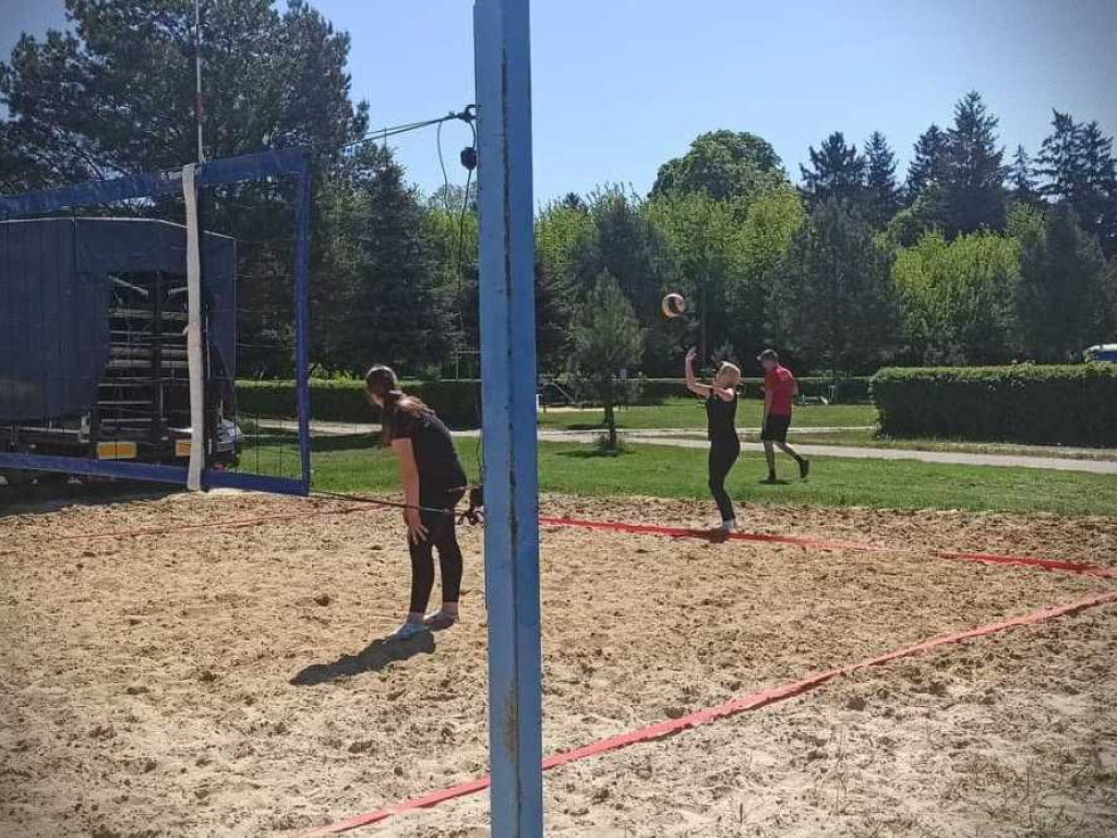 Powiatowe zawody SZS w siatkówce plażowej (ZDJĘCIA)