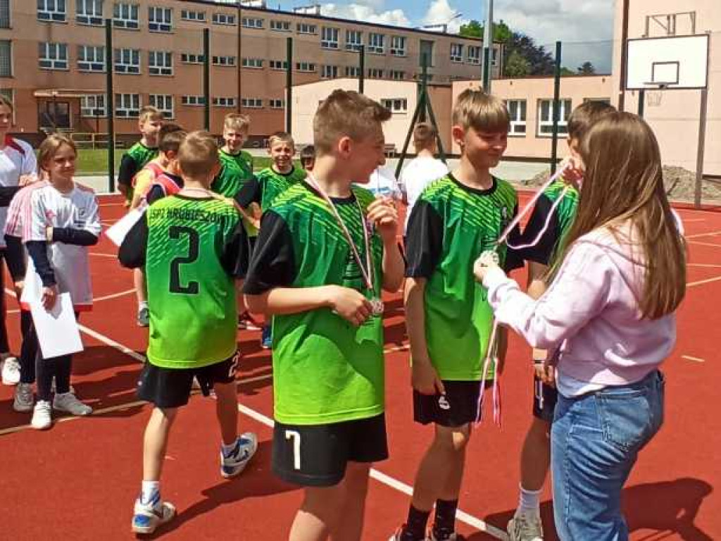 Mistrzostwa Powiatu dziewcząt i chłopców w koszykówce 3x3 (ZDJĘCIA)