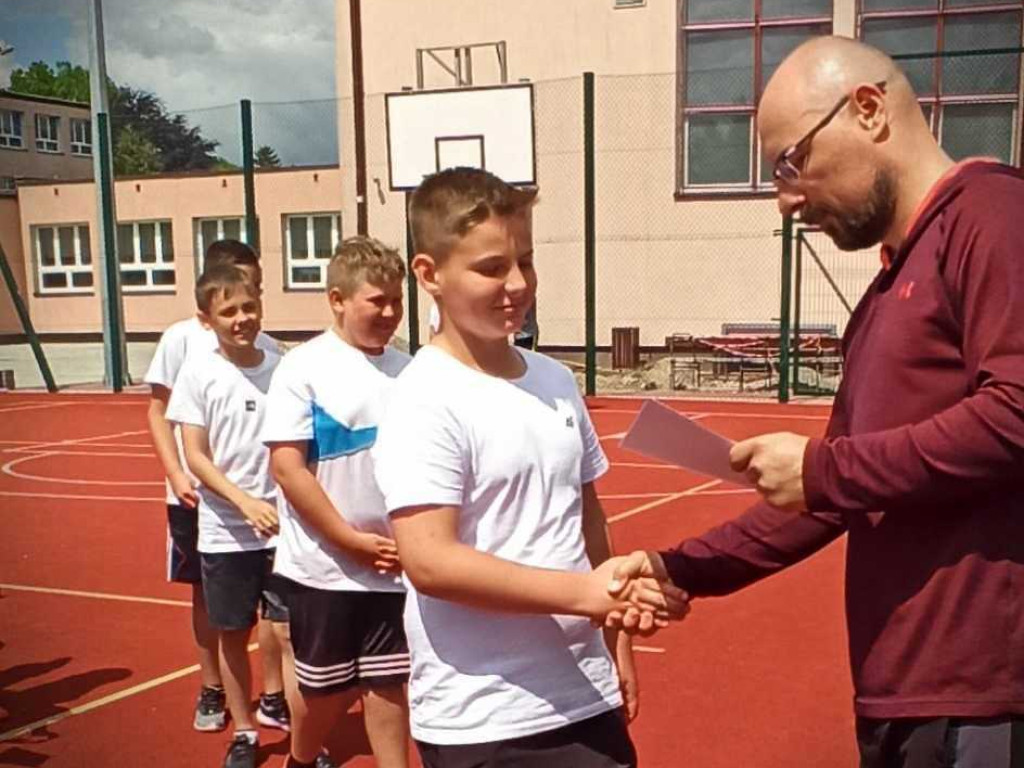 Mistrzostwa Powiatu dziewcząt i chłopców w koszykówce 3x3 (ZDJĘCIA)