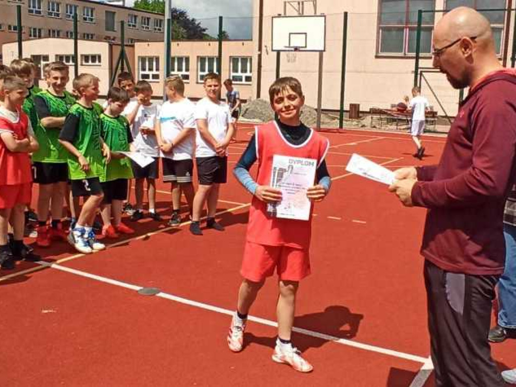 Mistrzostwa Powiatu dziewcząt i chłopców w koszykówce 3x3 (ZDJĘCIA)