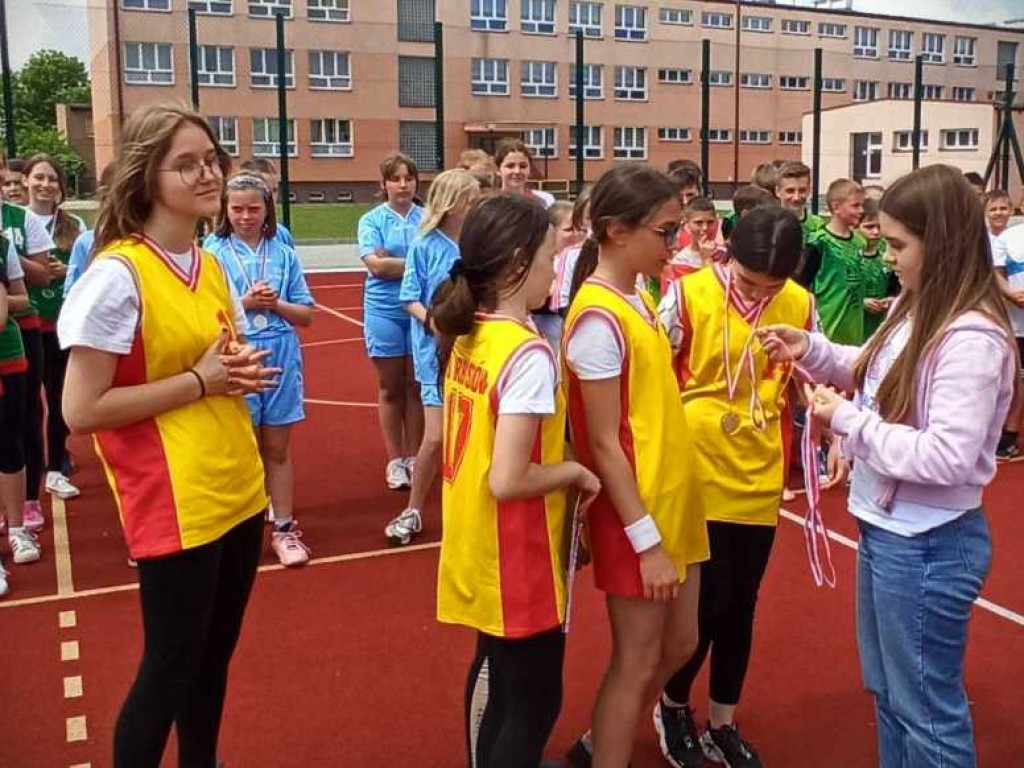 Mistrzostwa Powiatu dziewcząt i chłopców w koszykówce 3x3 (ZDJĘCIA)