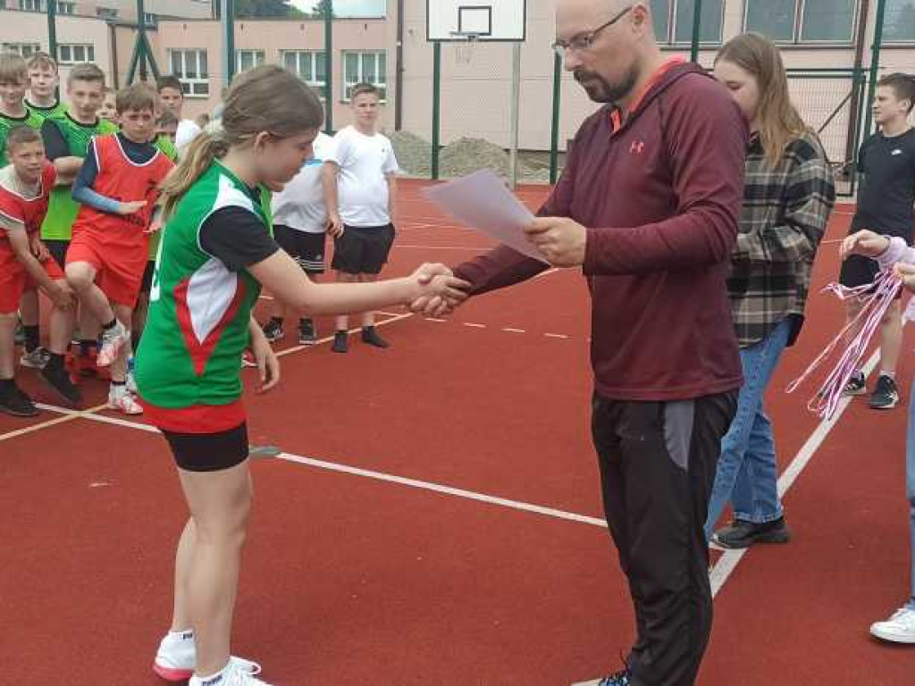 Mistrzostwa Powiatu dziewcząt i chłopców w koszykówce 3x3 (ZDJĘCIA)