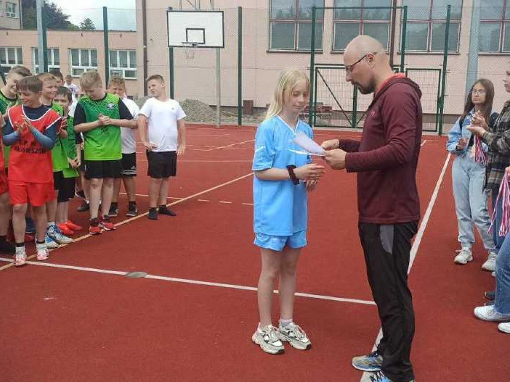 Mistrzostwa Powiatu dziewcząt i chłopców w koszykówce 3x3 (ZDJĘCIA)