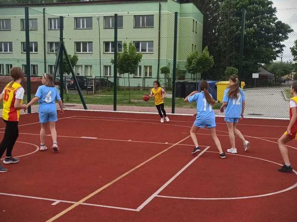 Mistrzostwa Powiatu dziewcząt i chłopców w koszykówce 3x3 (ZDJĘCIA)