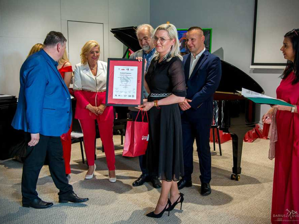 Hrubieszów: Kobieta Charyzmatyczna - Kobieta Społeczna. Kolejny tytuł dla burmistrz Marty Majewskiej [ZDJĘCIA]