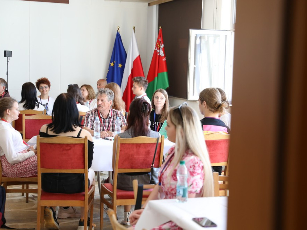 Hrubieszów: Dzień dobry pokolenia - stworzyliśmy dialog [ZDJĘCIA]