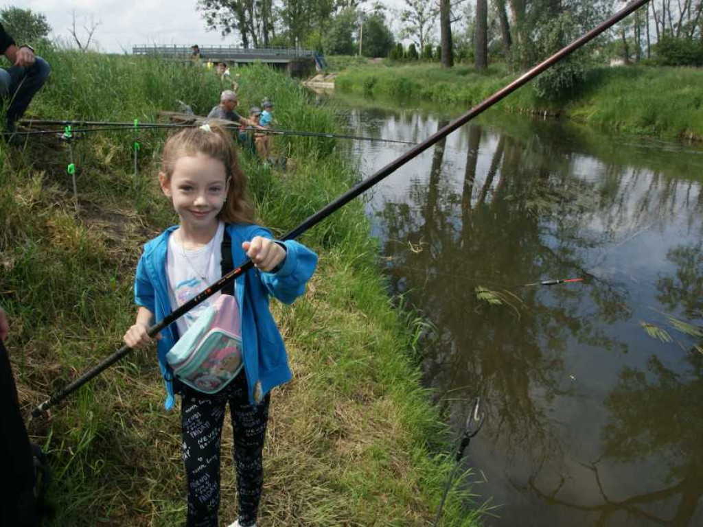 Hrubieszów: Zawody wędkarskie z okazji Dnia Dziecka [ZDJĘCIA]