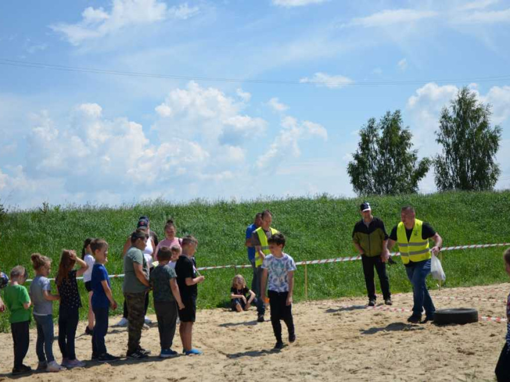 Hrubieszów: Zawody wędkarskie z okazji Dnia Dziecka [ZDJĘCIA]