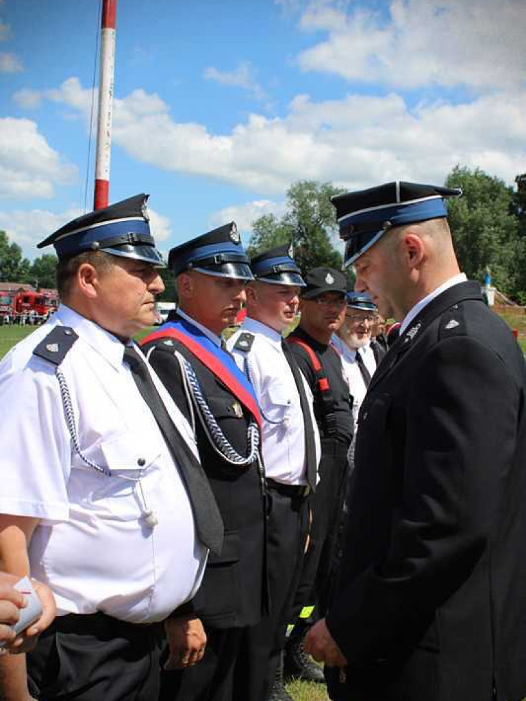 Gminne zawody sportowo-pożarnicze w Hulczu. Medale i odznaczenia dla druhów [ZDJĘCIA]