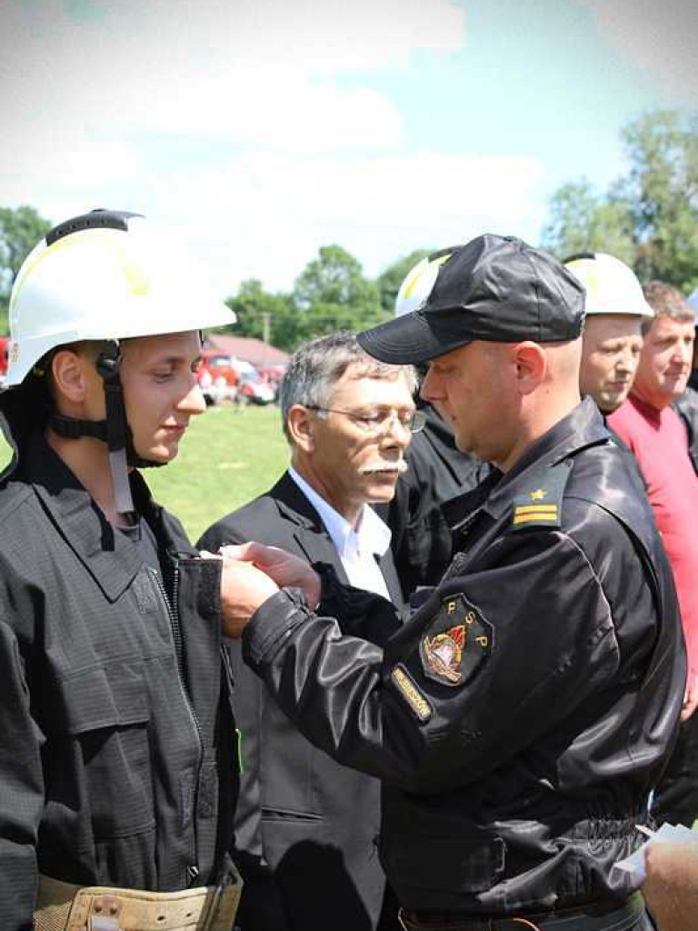 Gminne zawody sportowo-pożarnicze w Hulczu. Medale i odznaczenia dla druhów [ZDJĘCIA]