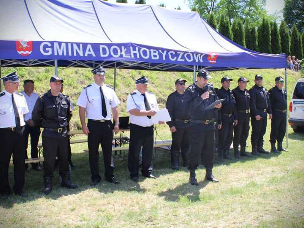 Gminne zawody sportowo-pożarnicze w Hulczu. Medale i odznaczenia dla druhów [ZDJĘCIA]