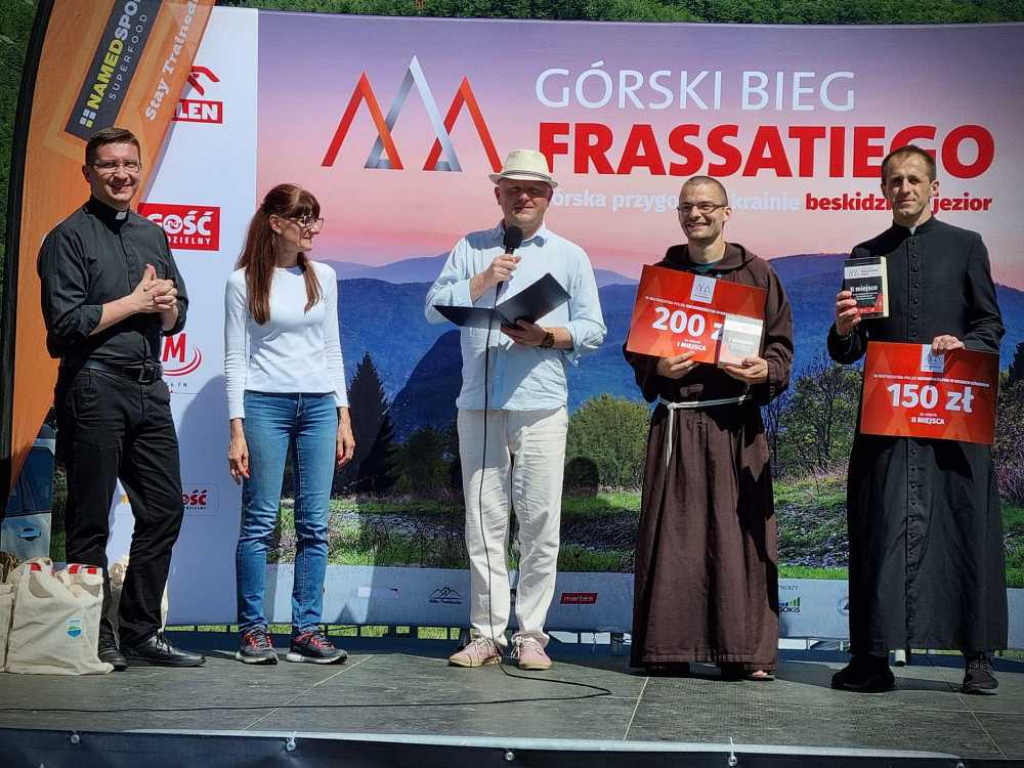 Ksiądz Tomasz Szady wicemistrzem Polski Duchowieństwa w Górskim Biegu [ZDJĘCIA]