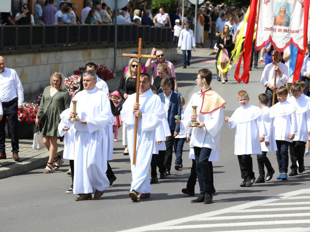 Hrubieszów: Procesja Bożego Ciała w parafiach św. Mikołaja i św. Stanisława Kostki [ZDJĘCIA]