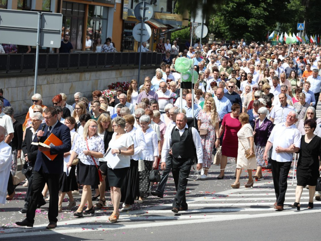 Hrubieszów: Procesja Bożego Ciała w parafiach św. Mikołaja i św. Stanisława Kostki [ZDJĘCIA]