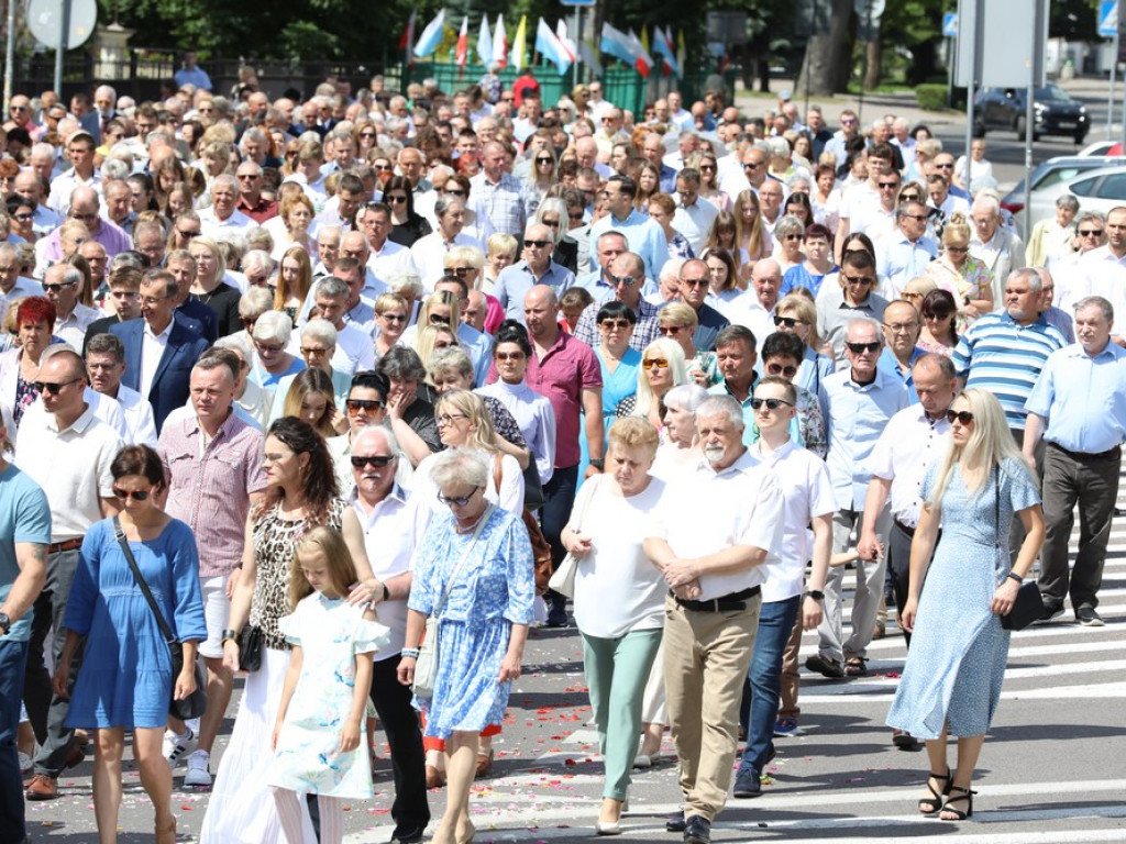 Hrubieszów: Procesja Bożego Ciała w parafiach św. Mikołaja i św. Stanisława Kostki [ZDJĘCIA]