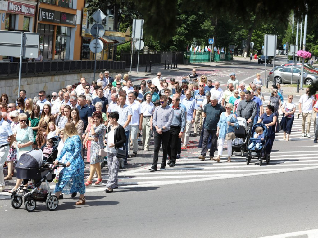 Hrubieszów: Procesja Bożego Ciała w parafiach św. Mikołaja i św. Stanisława Kostki [ZDJĘCIA]