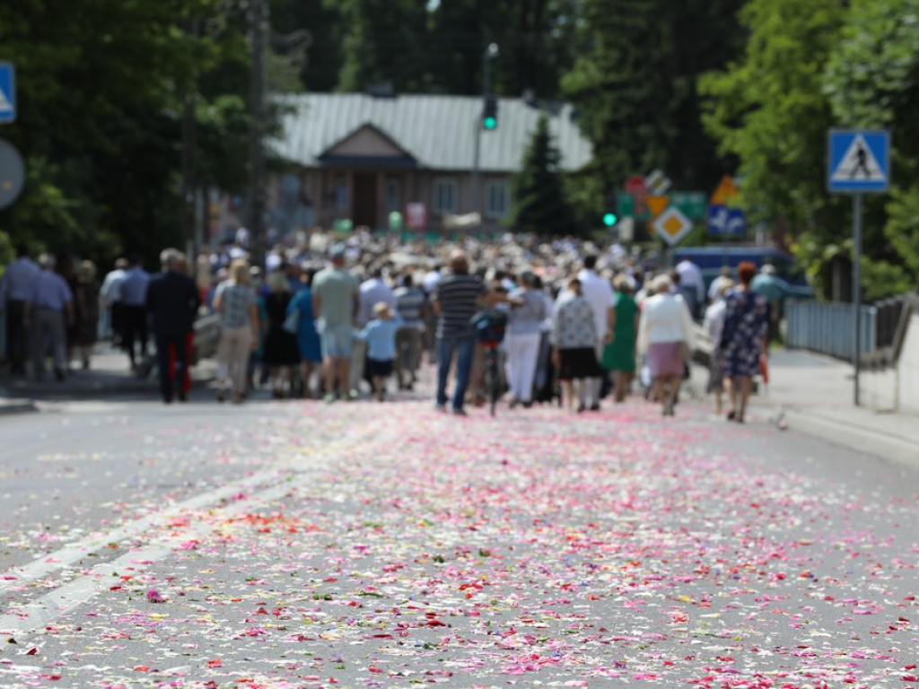 Hrubieszów: Procesja Bożego Ciała w parafiach św. Mikołaja i św. Stanisława Kostki [ZDJĘCIA]