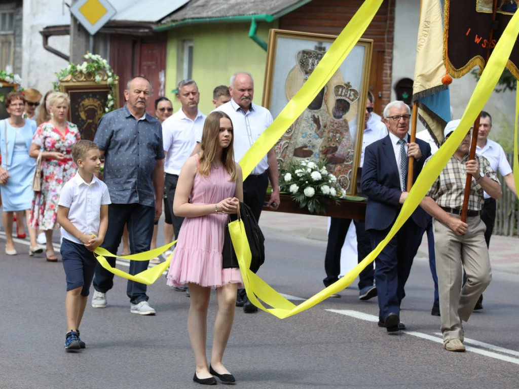 Hrubieszów: Procesja Bożego Ciała w parafiach św. Mikołaja i św. Stanisława Kostki [ZDJĘCIA]