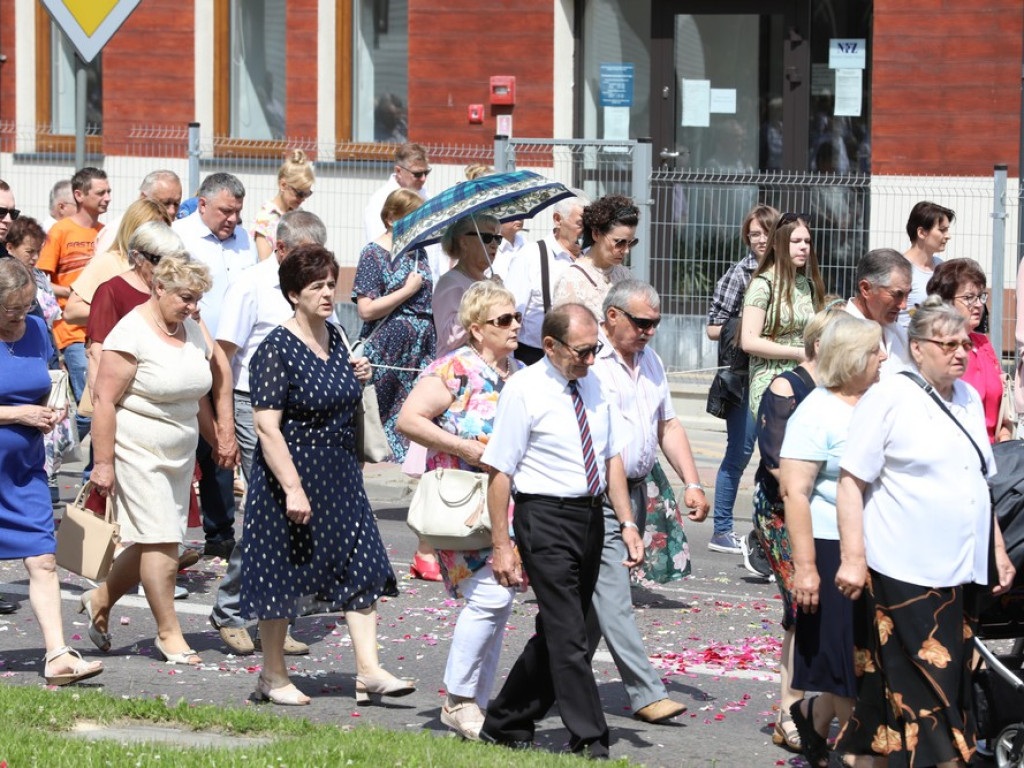 Hrubieszów: Procesja Bożego Ciała w parafiach św. Mikołaja i św. Stanisława Kostki [ZDJĘCIA]