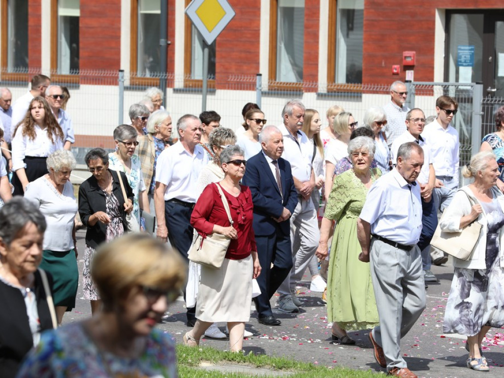 Hrubieszów: Procesja Bożego Ciała w parafiach św. Mikołaja i św. Stanisława Kostki [ZDJĘCIA]