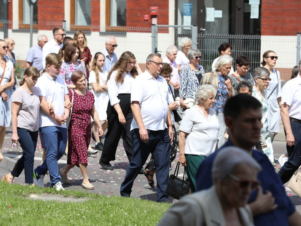 Hrubieszów: Procesja Bożego Ciała w parafiach św. Mikołaja i św. Stanisława Kostki [ZDJĘCIA]
