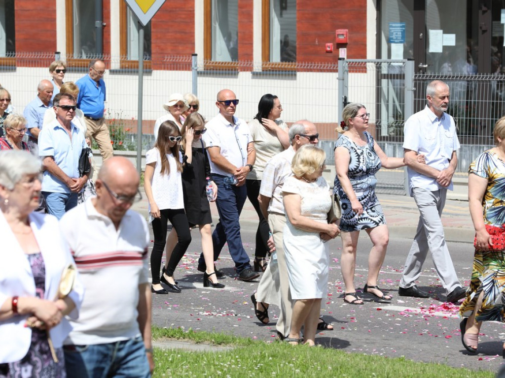 Hrubieszów: Procesja Bożego Ciała w parafiach św. Mikołaja i św. Stanisława Kostki [ZDJĘCIA]