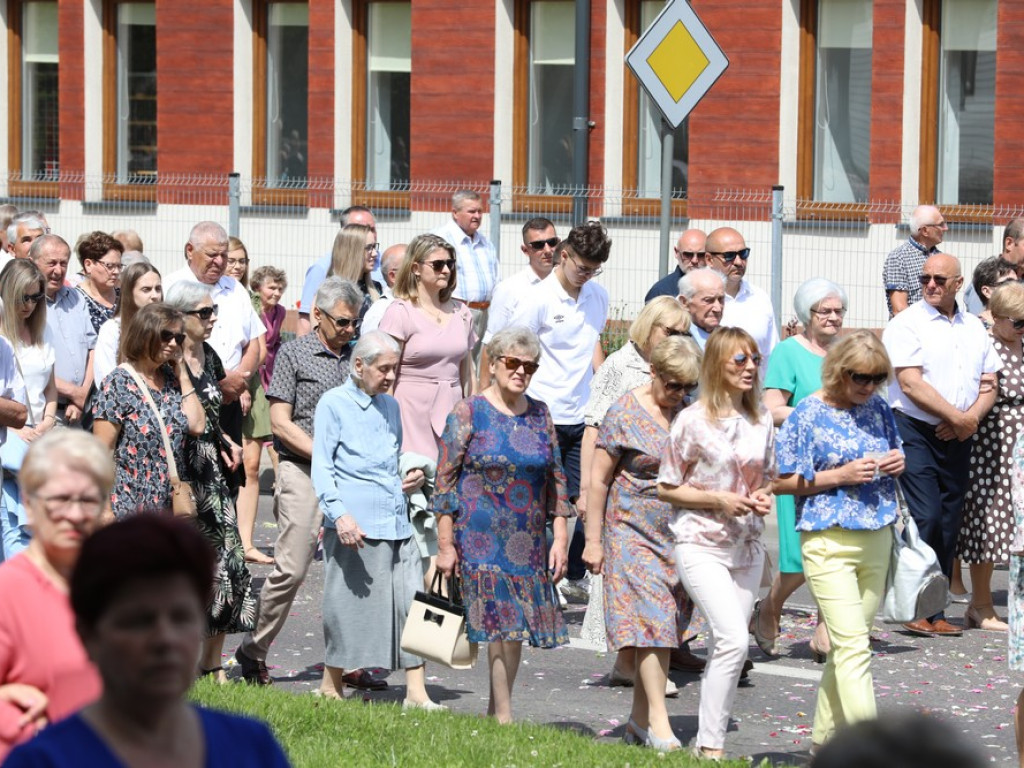 Hrubieszów: Procesja Bożego Ciała w parafiach św. Mikołaja i św. Stanisława Kostki [ZDJĘCIA]