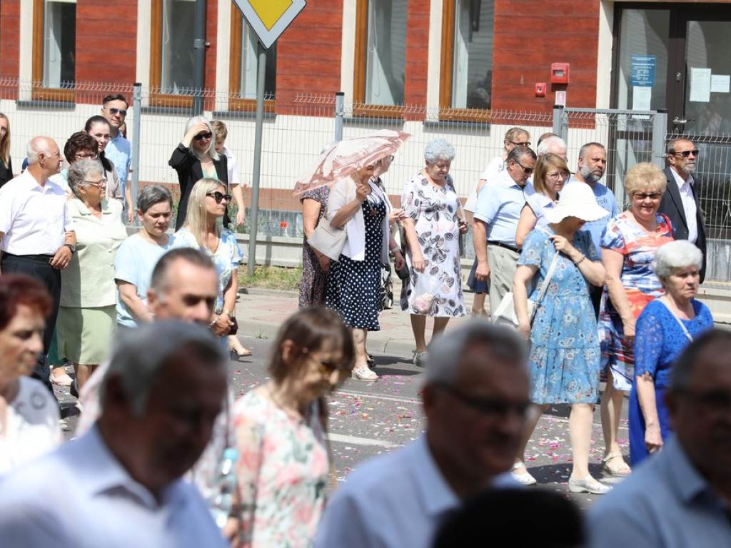 Hrubieszów: Procesja Bożego Ciała w parafiach św. Mikołaja i św. Stanisława Kostki [ZDJĘCIA]