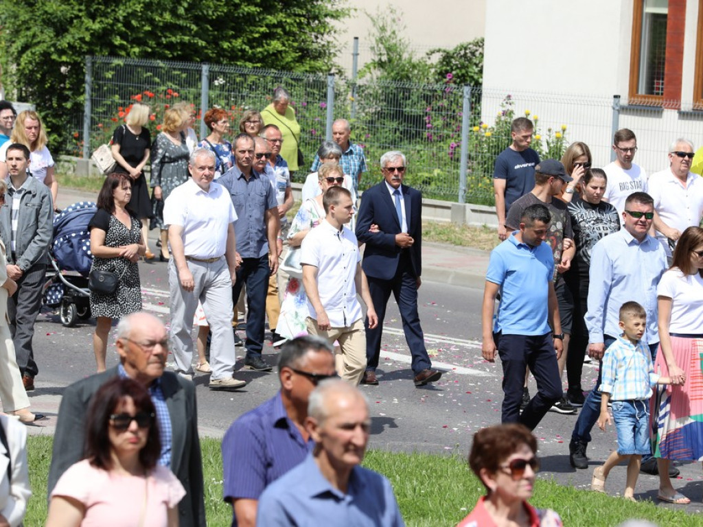 Hrubieszów: Procesja Bożego Ciała w parafiach św. Mikołaja i św. Stanisława Kostki [ZDJĘCIA]