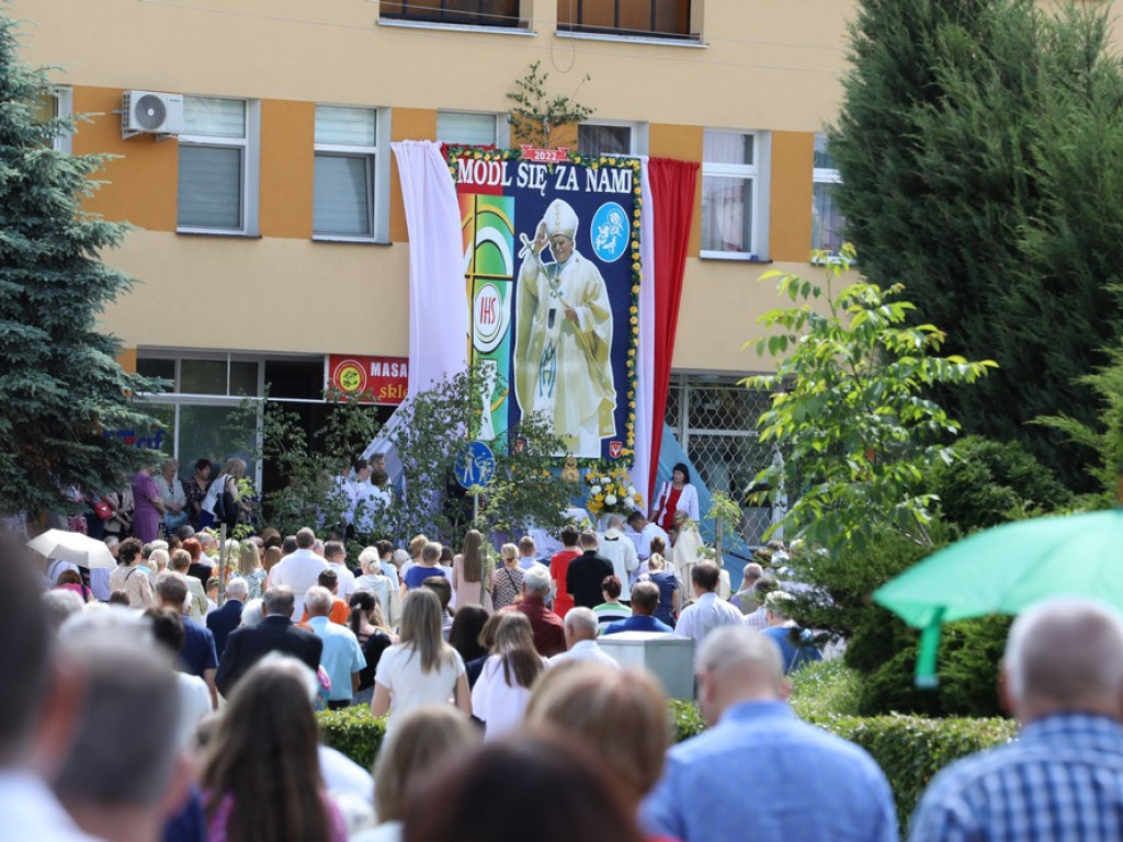 Hrubieszów: Procesja Bożego Ciała w parafiach św. Mikołaja i św. Stanisława Kostki [ZDJĘCIA]