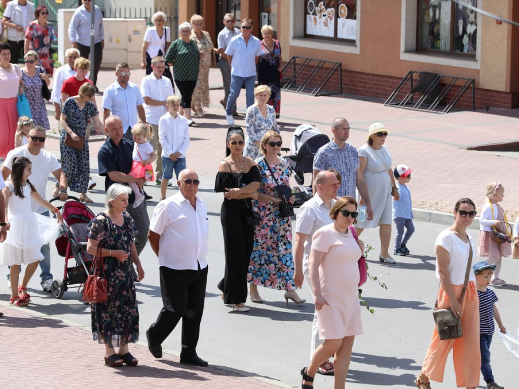 Hrubieszów: Procesja Bożego Ciała w parafiach św. Mikołaja i św. Stanisława Kostki [ZDJĘCIA]