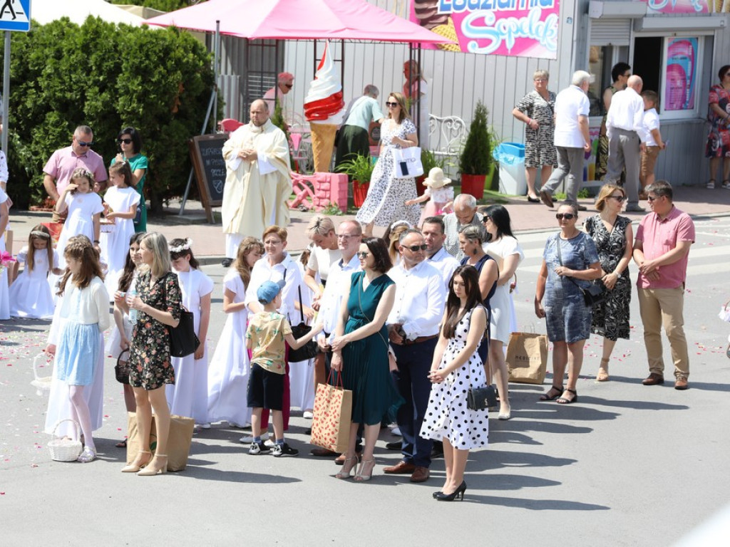 Hrubieszów: Procesja Bożego Ciała w parafiach św. Mikołaja i św. Stanisława Kostki [ZDJĘCIA]
