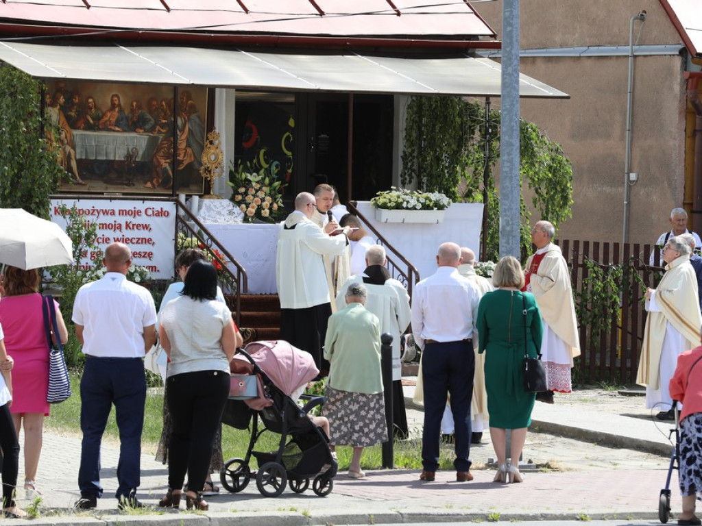 Hrubieszów: Procesja Bożego Ciała w parafiach św. Mikołaja i św. Stanisława Kostki [ZDJĘCIA]