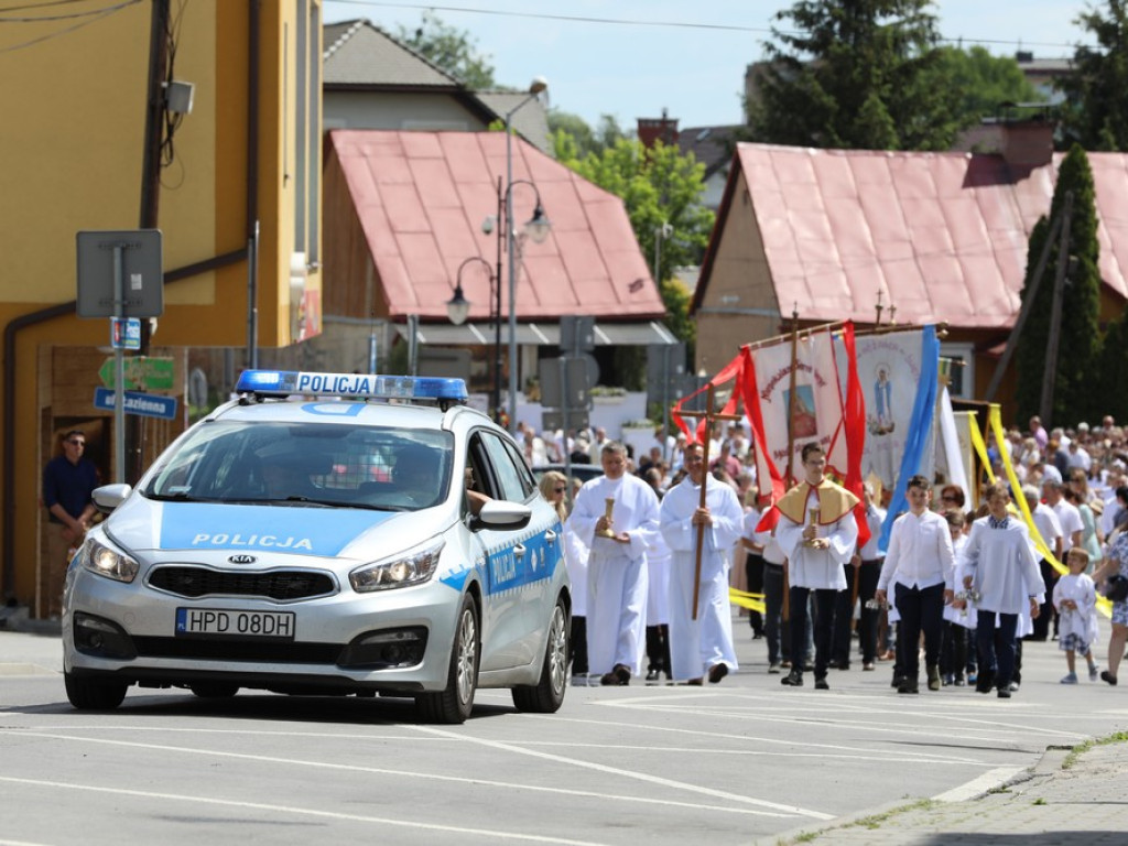 Hrubieszów: Procesja Bożego Ciała w parafiach św. Mikołaja i św. Stanisława Kostki [ZDJĘCIA]