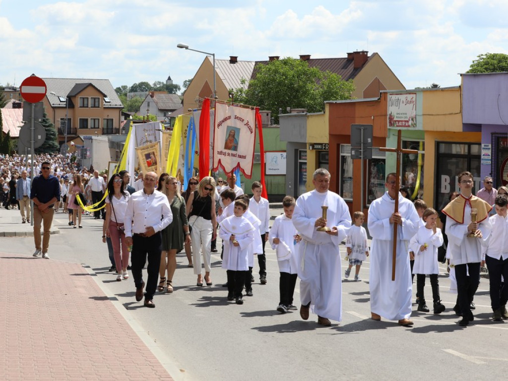 Hrubieszów: Procesja Bożego Ciała w parafiach św. Mikołaja i św. Stanisława Kostki [ZDJĘCIA]