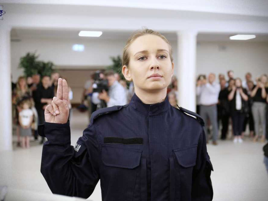 Ślubowanie nowych policjantów. Będą służyć również w Hrubieszowie [ZDJĘCIA]