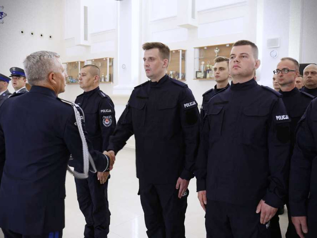 Ślubowanie nowych policjantów. Będą służyć również w Hrubieszowie [ZDJĘCIA]