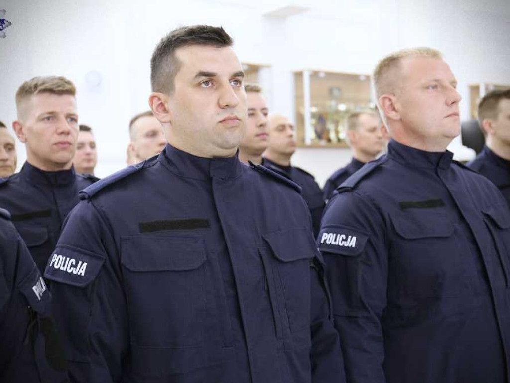 Ślubowanie nowych policjantów. Będą służyć również w Hrubieszowie [ZDJĘCIA]