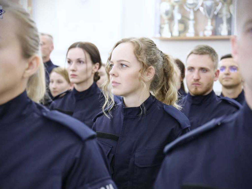 Ślubowanie nowych policjantów. Będą służyć również w Hrubieszowie [ZDJĘCIA]