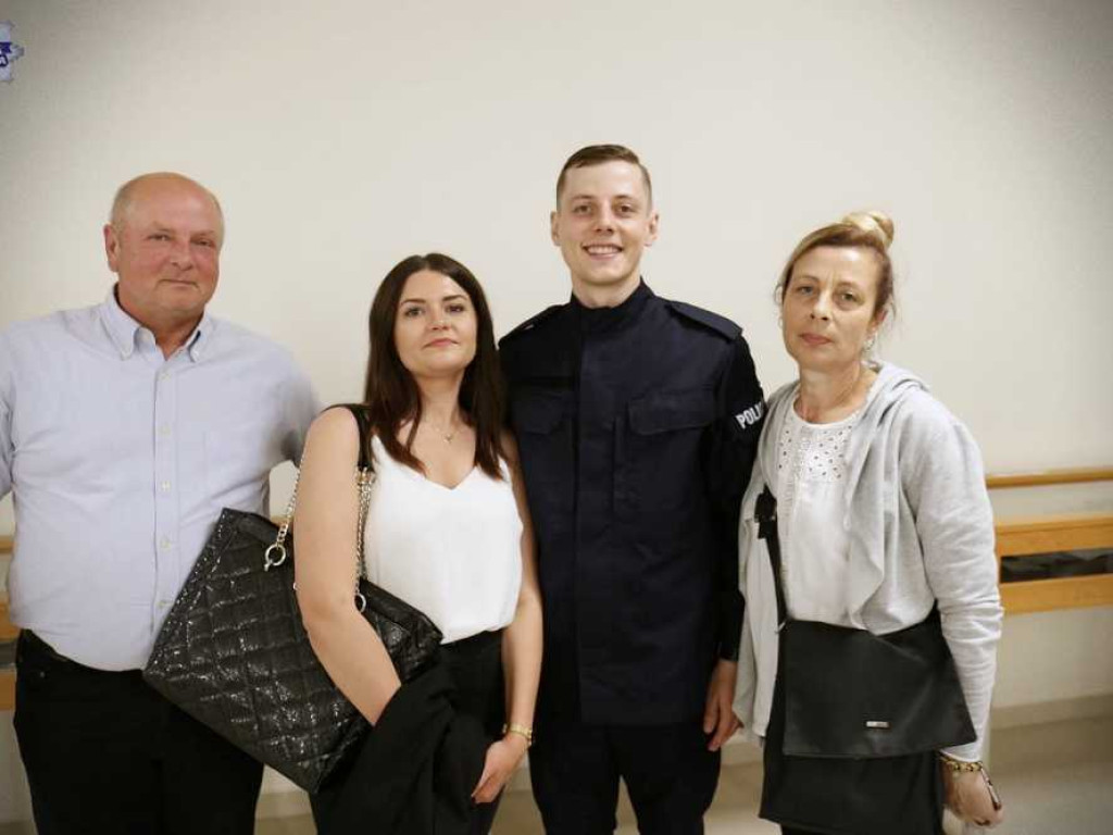 Ślubowanie nowych policjantów. Będą służyć również w Hrubieszowie [ZDJĘCIA]