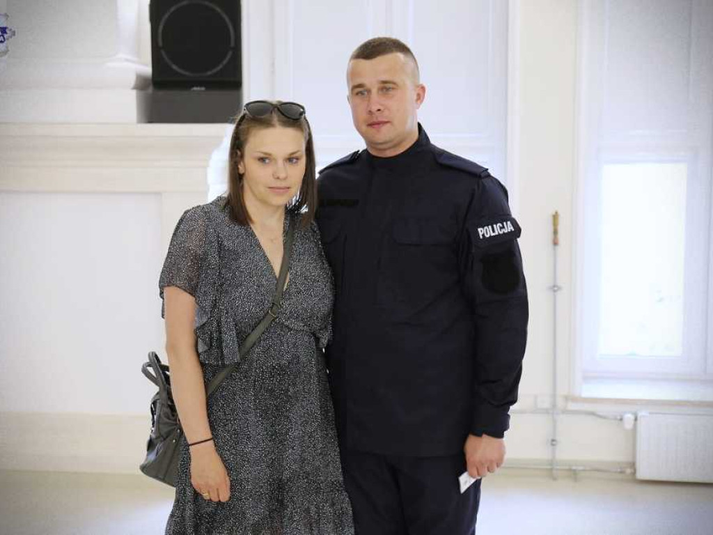 Ślubowanie nowych policjantów. Będą służyć również w Hrubieszowie [ZDJĘCIA]