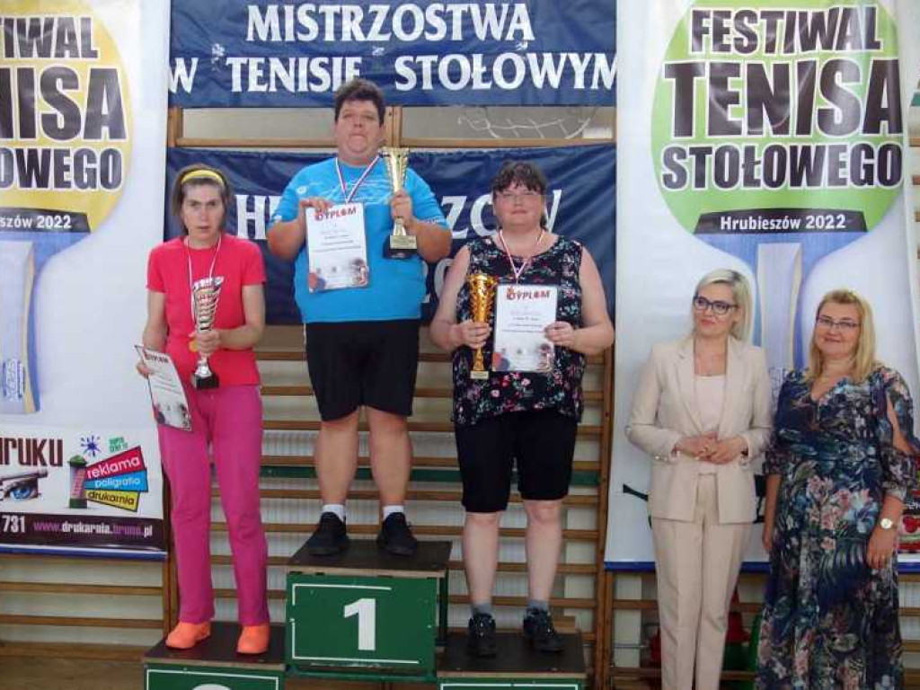 Beata Oliwiak zwyciężyła w turnieju tenisa stołowego [ZDJĘCIA]